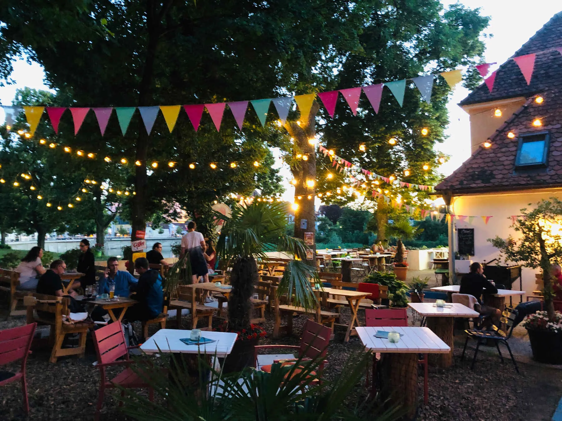 Galeriebild vom Bootshaus: Girlanden